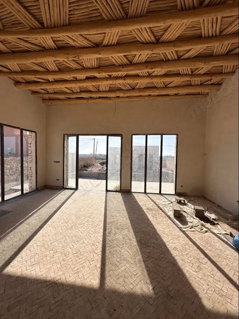 Villa met afwerking met zwembad en bungalow