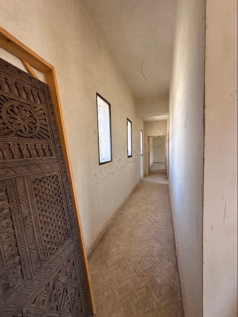 Villa met afwerking met zwembad en bungalow