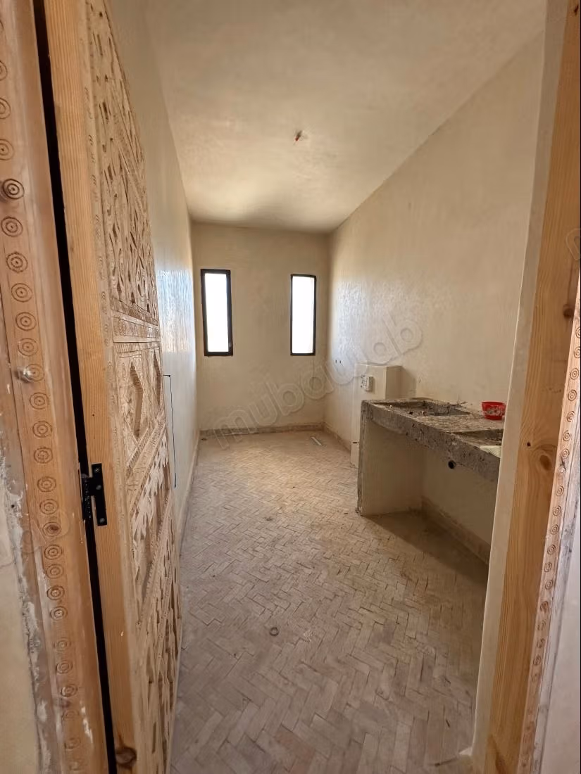 Villa met afwerking met zwembad en bungalow