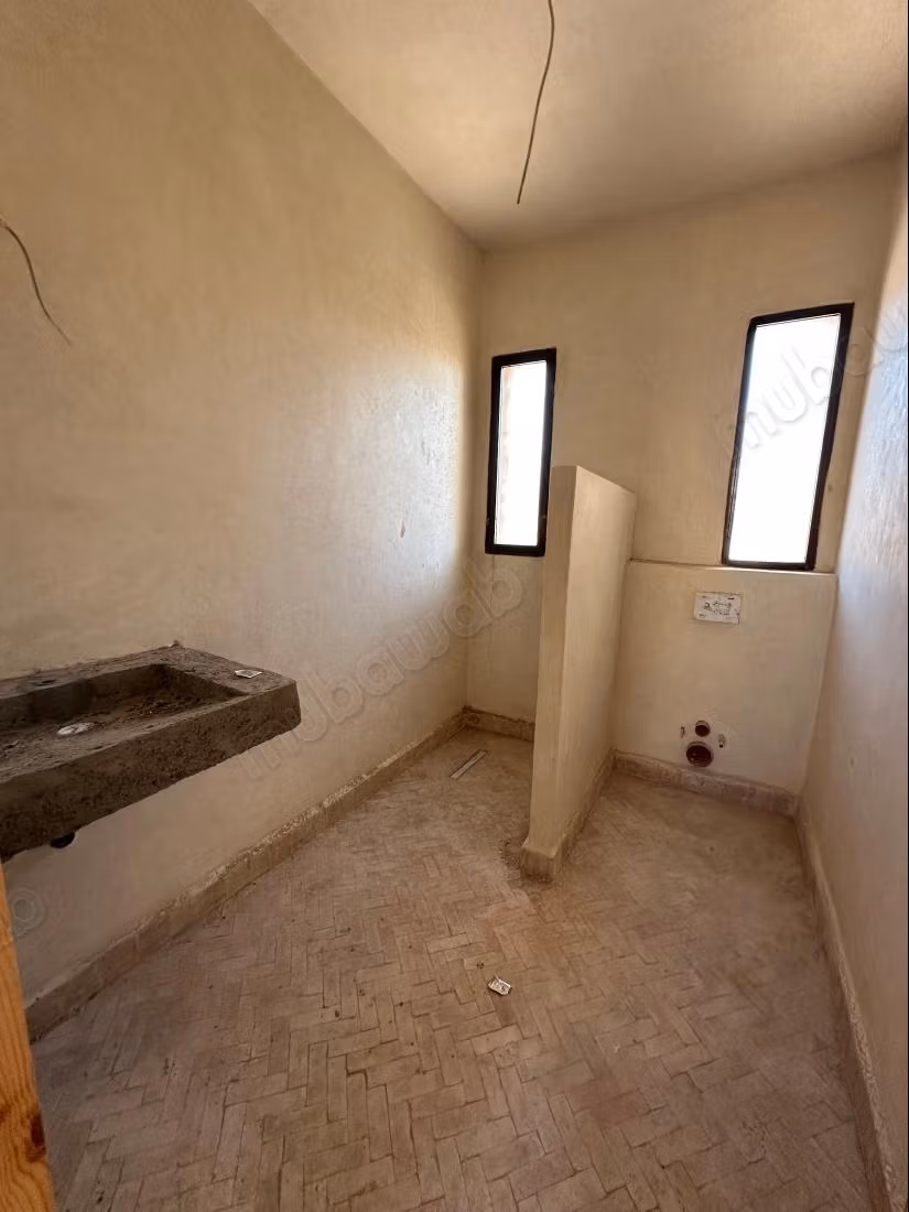 Villa met afwerking met zwembad en bungalow