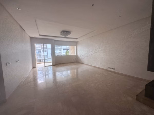 Appartamento stupendo in affitto a Riyad. Superficie 176 m². Vetri doppi e riscaldamento centralizzato