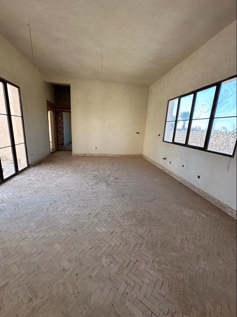 Bright villa with pool in Ghazoua