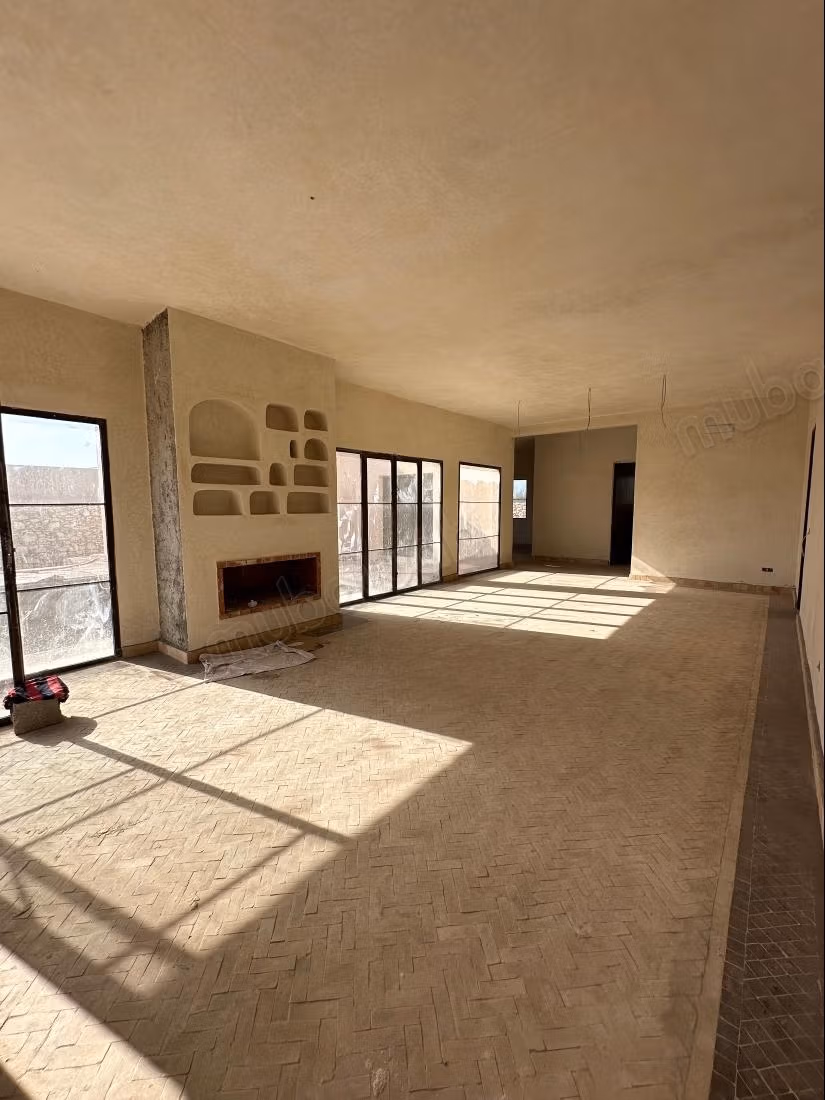 Bright villa with pool in Ghazoua