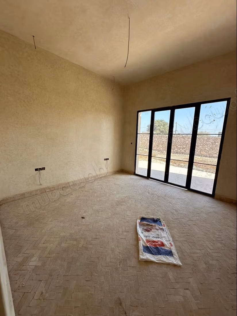 Bright villa with pool in Ghazoua