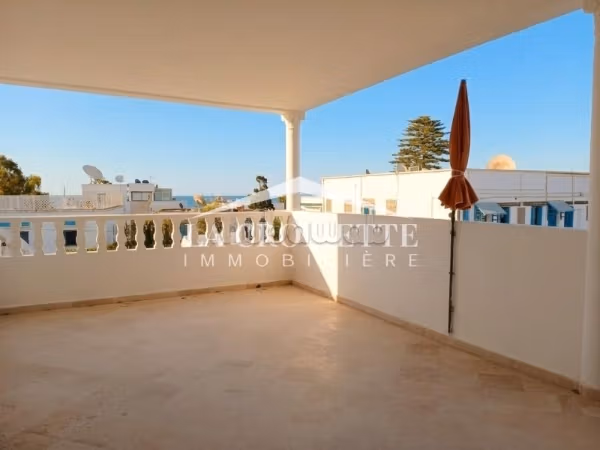 Rez de chaussée de villa s3 vue sur mer à La Marsa