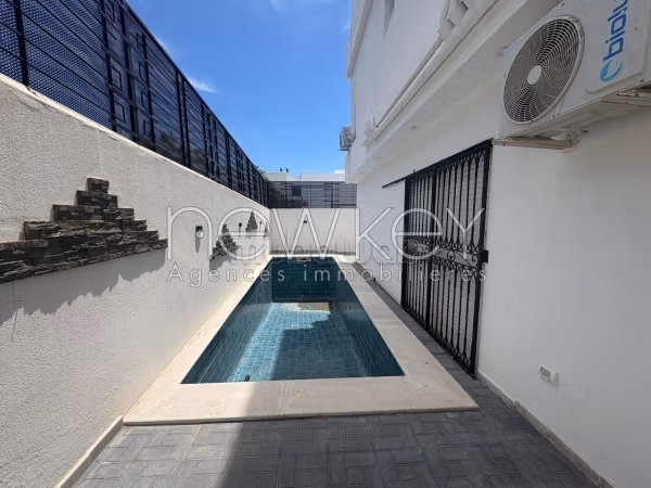 In vendita un appartamento S3 con piscina a La Marsa