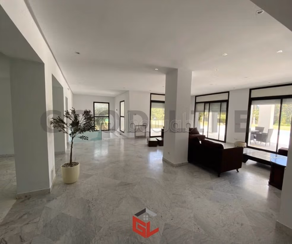 Villa S5 con piscina e giardino a Gammarth