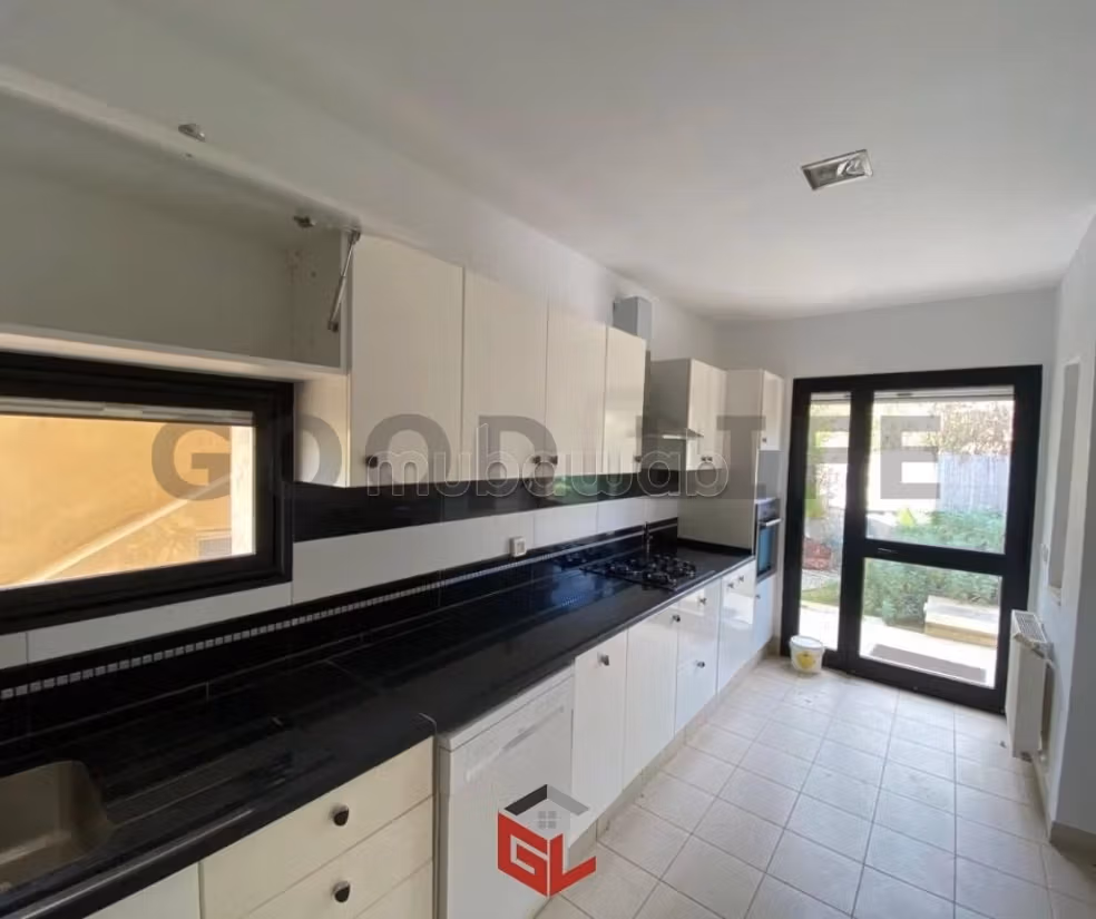Villa S5 con piscina e giardino a Gammarth