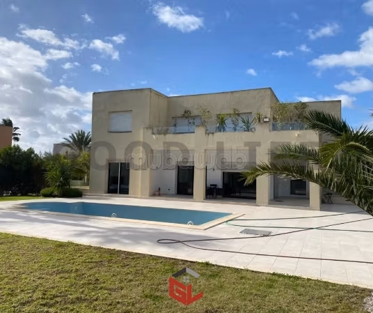 Villa S5 con piscina e giardino a Gammarth