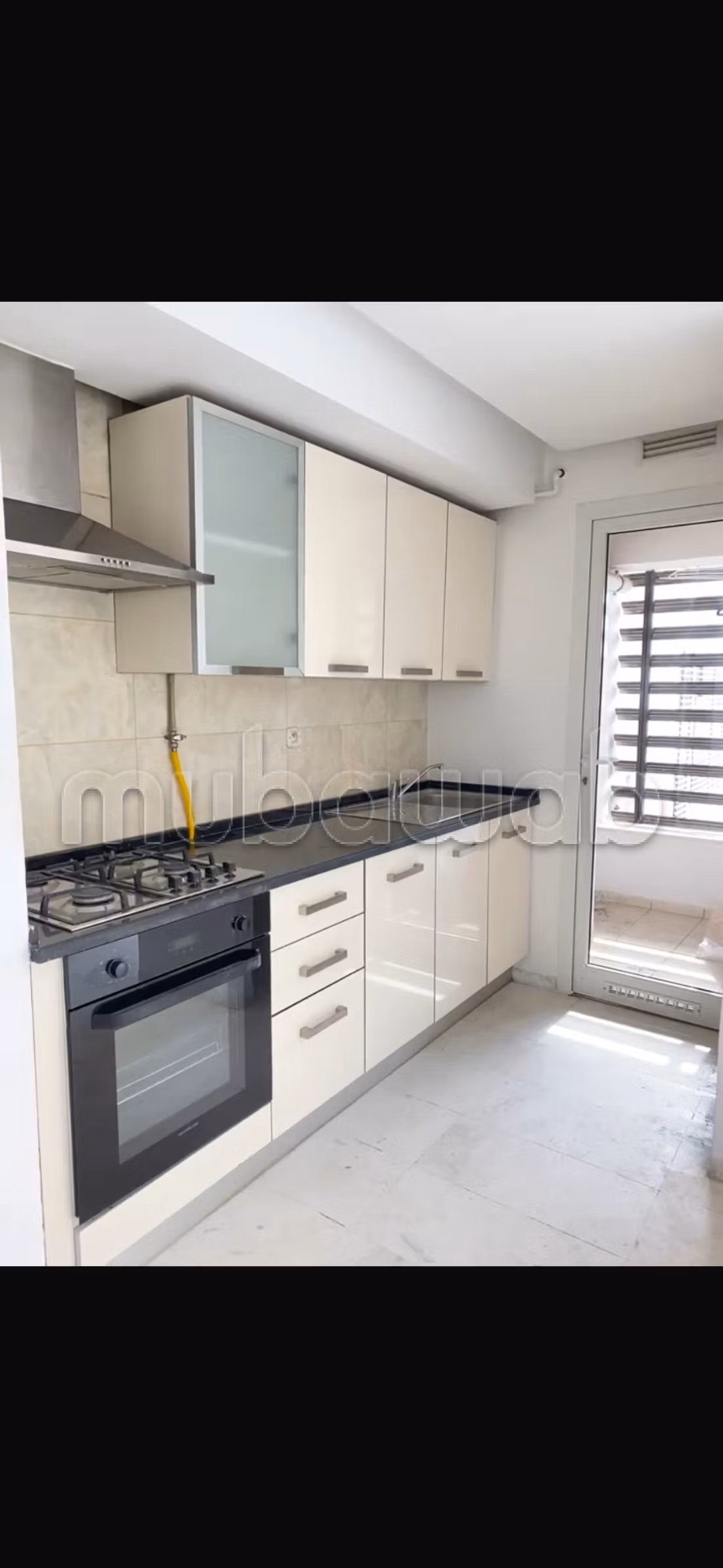 Appartamento in affitto a Les Jardins de Carthage. 1 camera da letto. Tutto comfort con camino e aria condizionata.