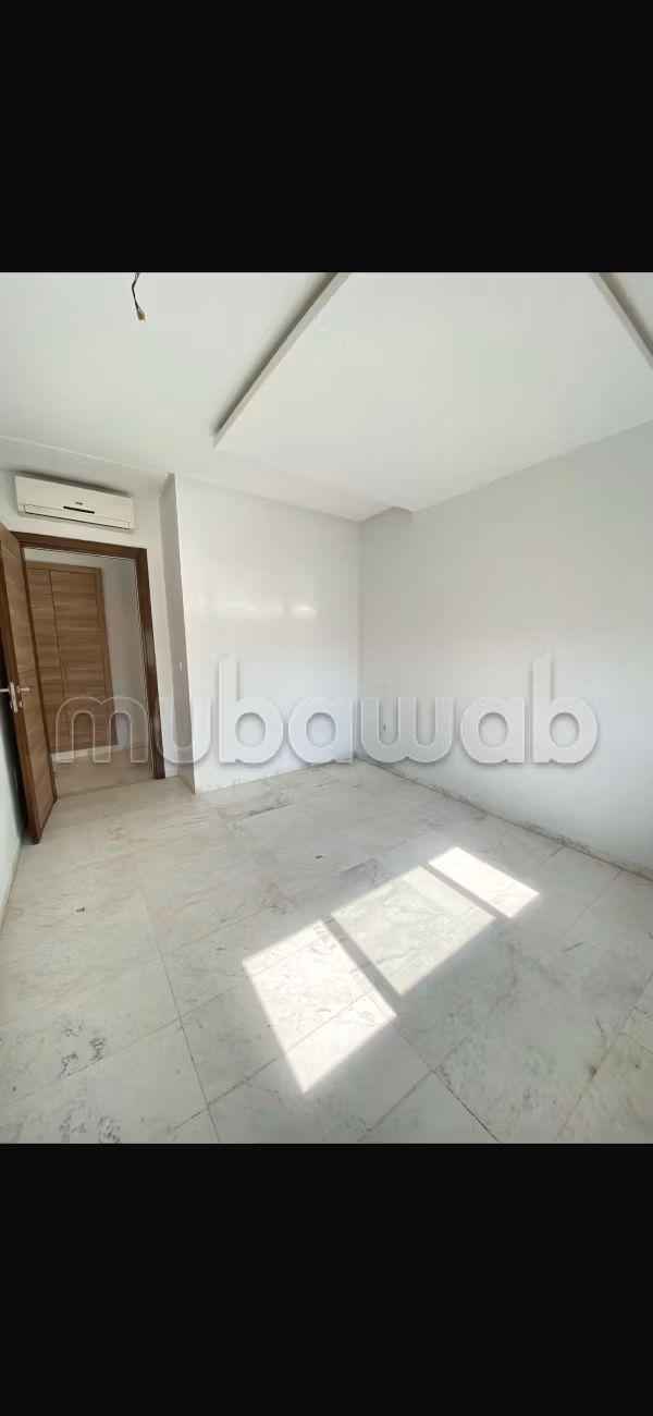 Appartement à louer à Les Jardins de Carthage. 1 chambre. Tout confort avec cheminée et climatisation