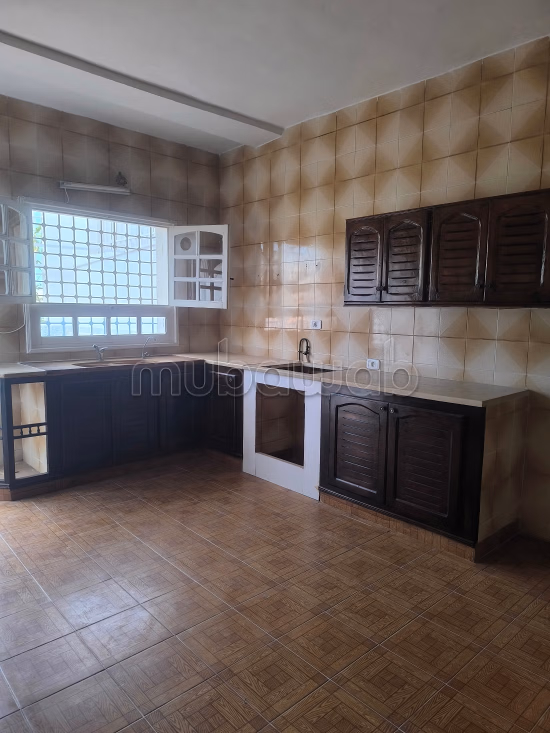 Superb house for rent in Cité El Moustakbal Sidi Daoud. 3 beautiful bedrooms. Concierge service, air conditioning