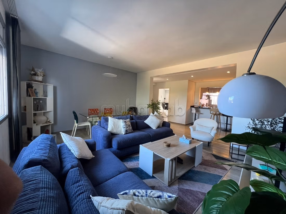 Louez cet appartement à Riyad.
3 pièces confortables.
Meublé