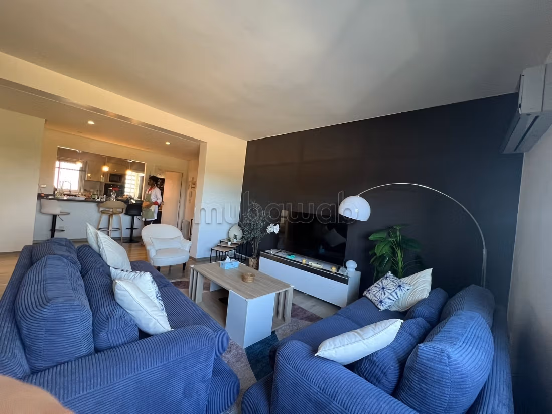 Louez cet appartement à Riyad.
3 pièces confortables.
Meublé — 2