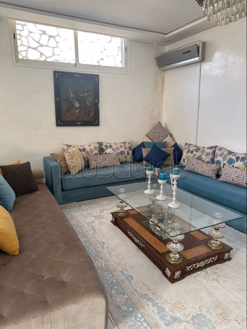 Villa angolare in via Al-Darwa Badr Al-Khayr con tre facciate