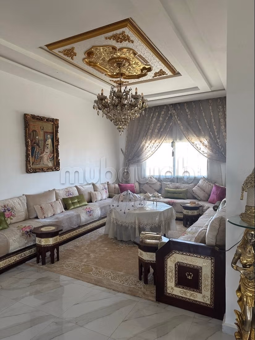Villa angolare in via Al-Darwa Badr Al-Khayr con tre facciate