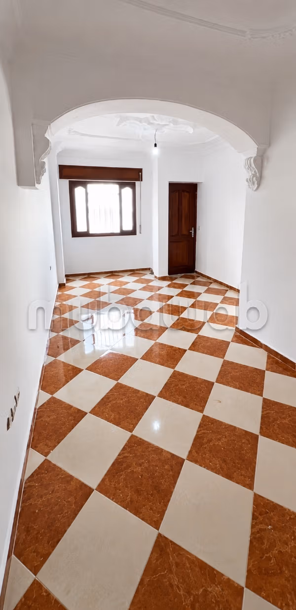 Apartamento de alquiler mensual con 3 habitaciones y 2 baños en Tetuán