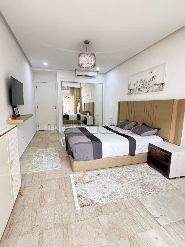 Location saisonnière à Hivernage. 
2 pièces confortables. 
Résidence sécurisée