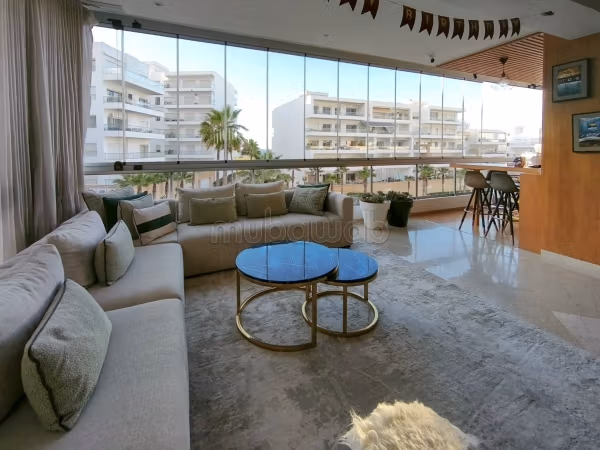 Exceptional furnished apartment with sea view