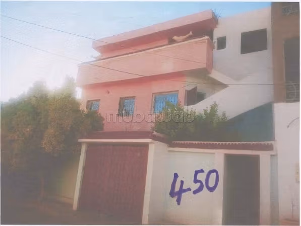 Villa R2 d'une superficie de 230 m2 dans le quartier Al Antelaqa, Tunis