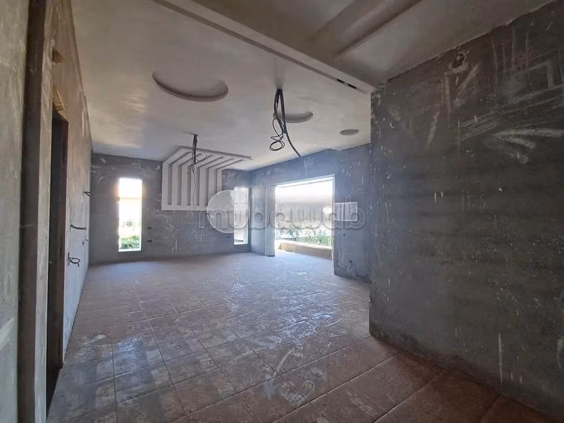 Half afgewerkte villa te koop - Ourikaweg