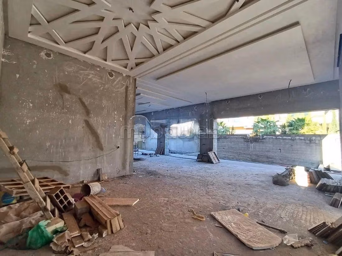 Half afgewerkte villa te koop - Ourikaweg