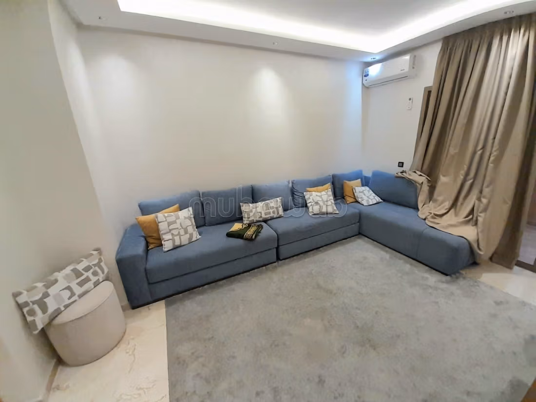 Beautiful 2 bedroom apartment residence with pool