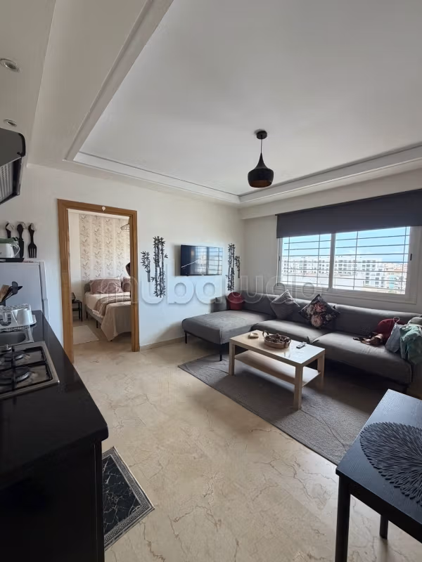 Appartement en location à Bourgogne Est. 
1 belle chambre. 
Meublé