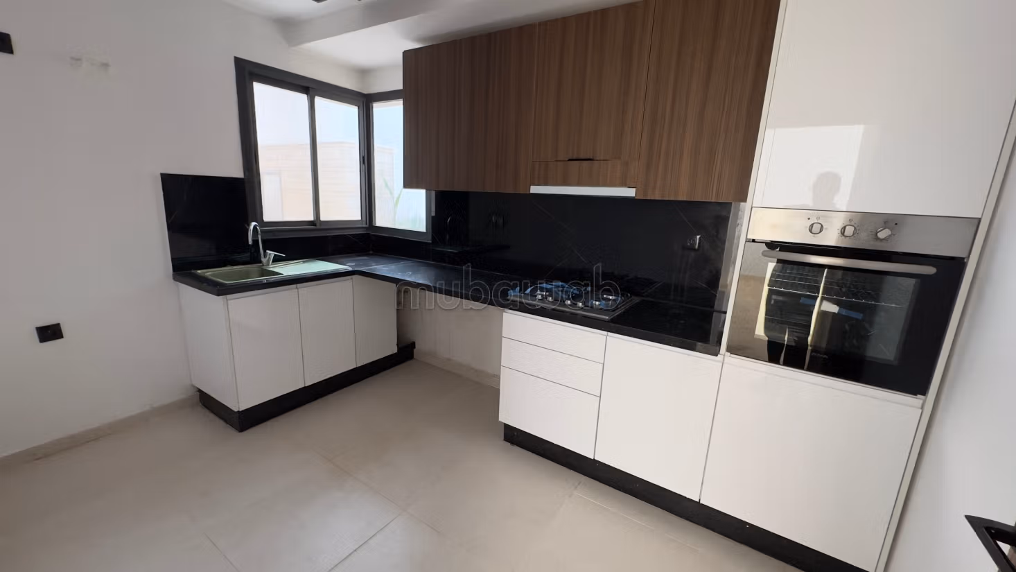 Appartement te koop in Hivernage. Oppervlakte 100 m². Dubbel glas en centrale verwarming