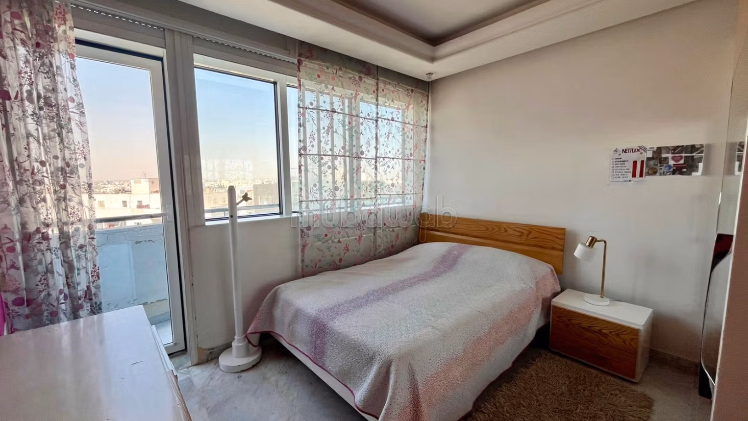 Sell apartment in Sfax City. 5 large rooms. Concierge service, air conditioning