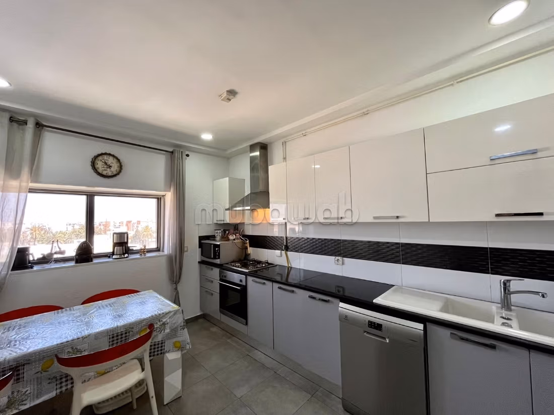 Bellissimo appartamento in vendita a Sfax Sud. 3 camere confortevoli. Antenna satellitare, residence sicura