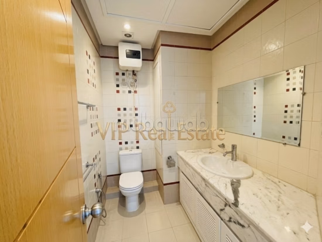 Spacious 7-room office at the Berges du Lac 1