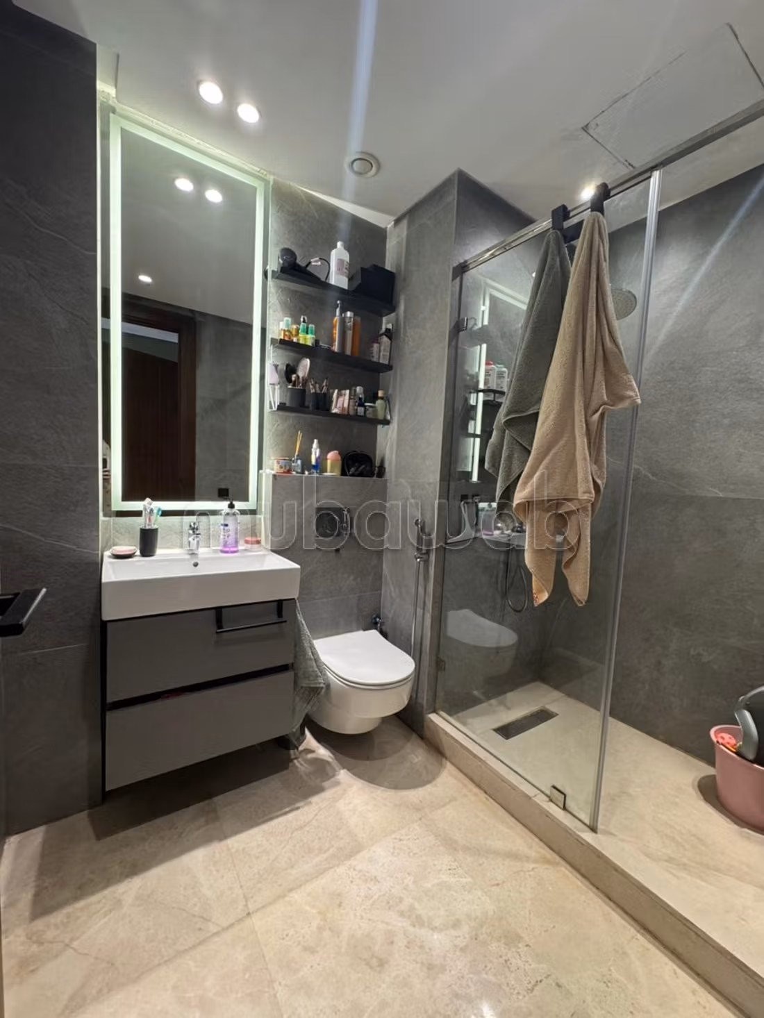 Superb apartment without overlooking 134 m2