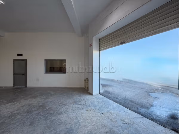 A louer 2 dépôts RDC 667 m² et 245 m² hauteur 4.5 m Sidi Rzig