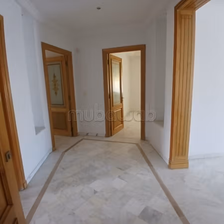 Apartment for rent at Berges Du Lac 2. Total area 200 m². Concierge service and air conditioning.