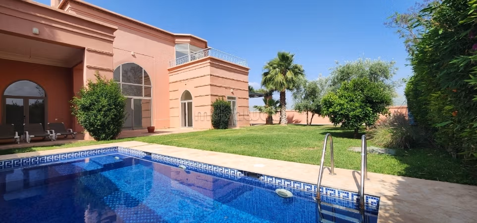 Villa in stile Boccara in affitto a lungo termine