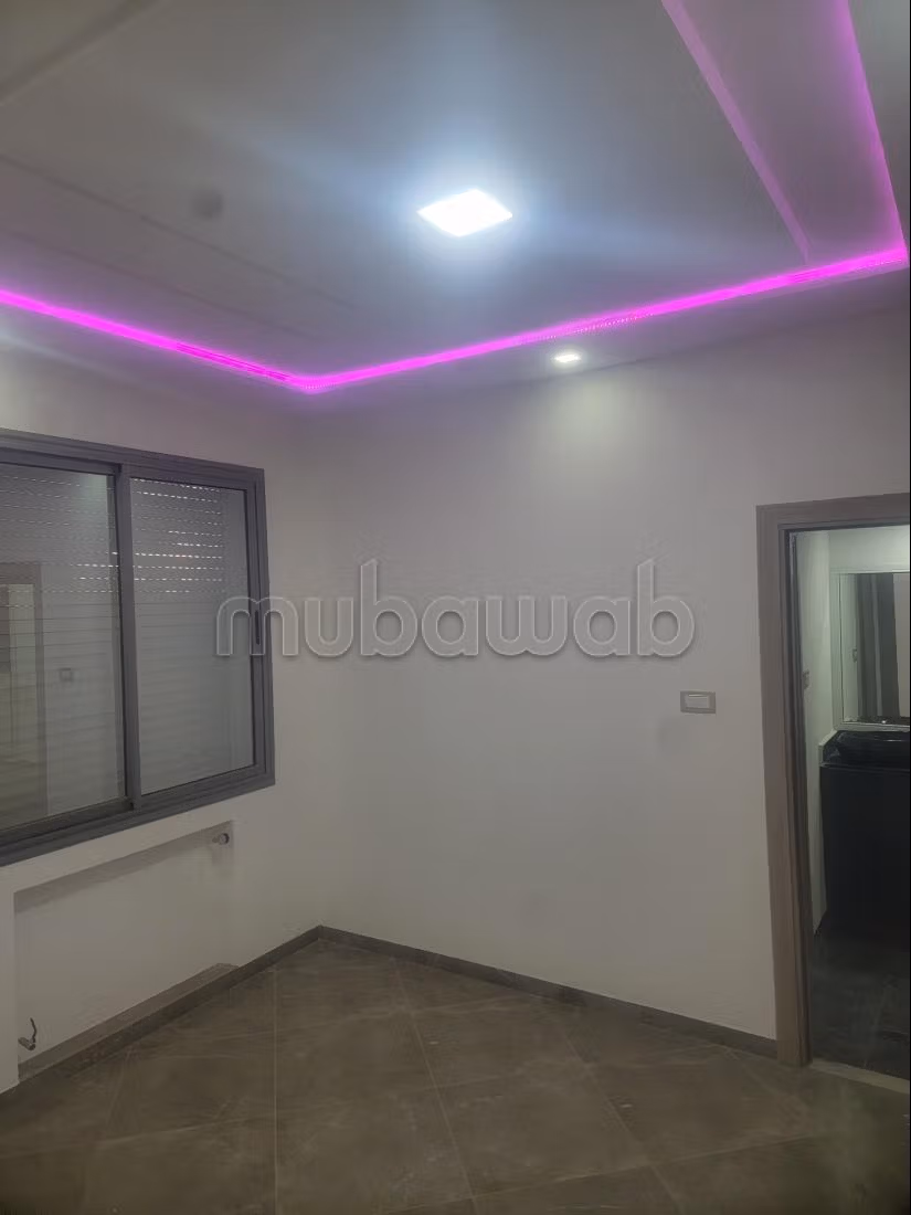 Splendide villa à vendre à Sidi Mansour. Surface de 420 m². Système de parabole et résidence sécurisée