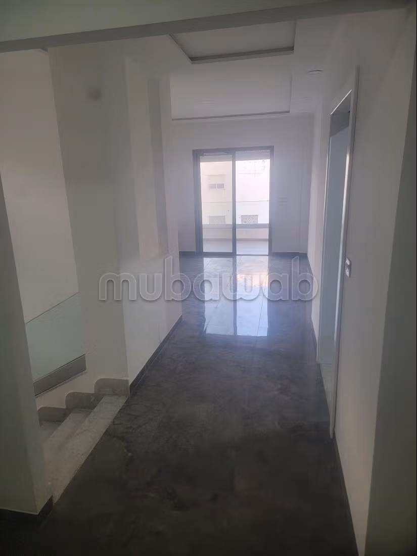 Splendide villa à vendre à Sidi Mansour. Surface de 420 m². Système de parabole et résidence sécurisée