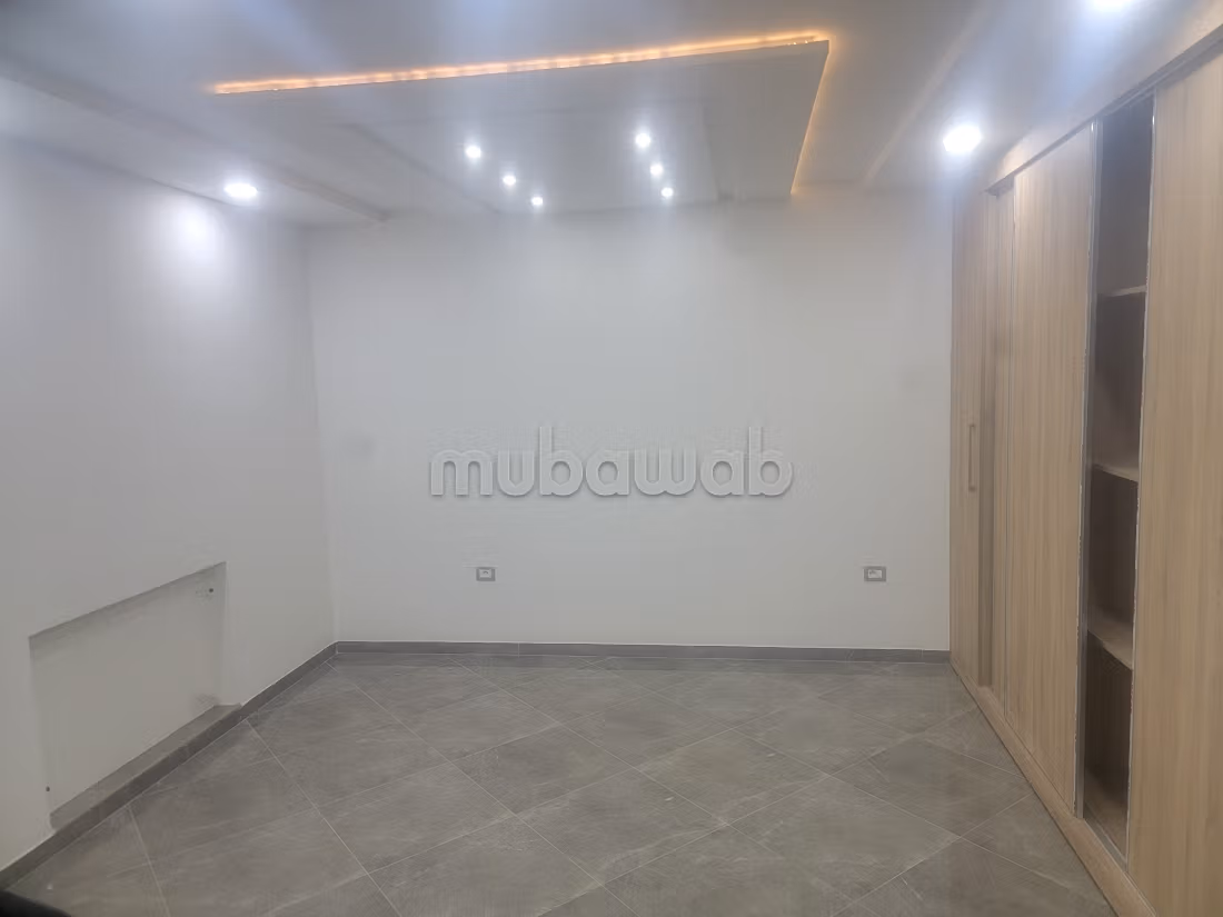 Splendide villa à vendre à Sidi Mansour. Surface de 420 m². Système de parabole et résidence sécurisée