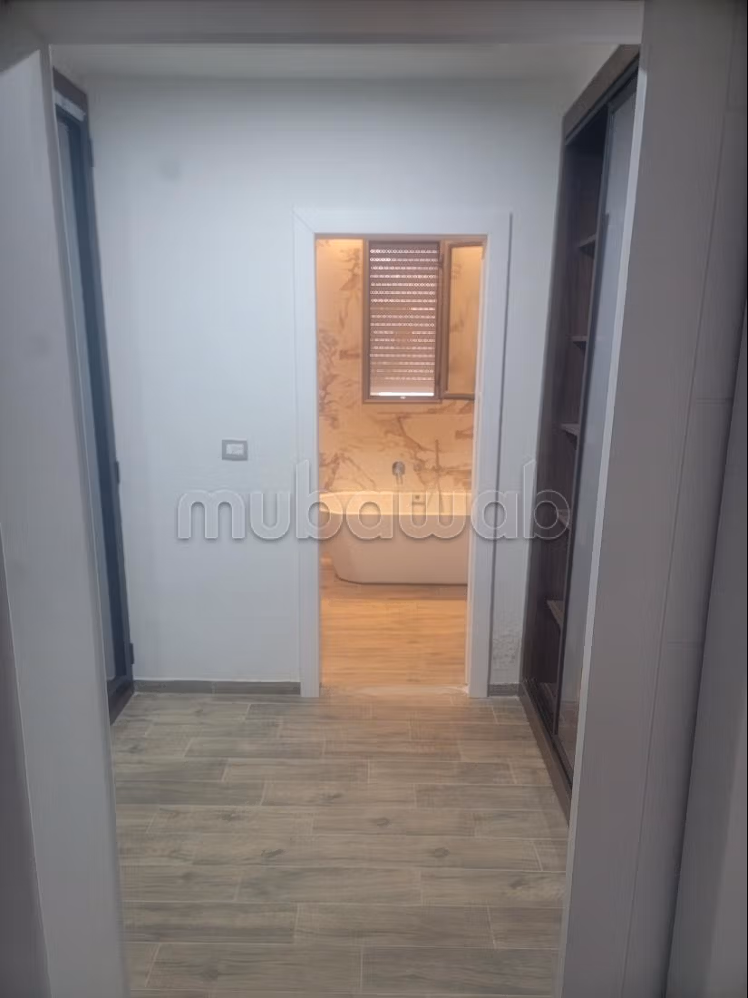 Splendide villa à vendre à Sidi Mansour. Surface de 420 m². Système de parabole et résidence sécurisée
