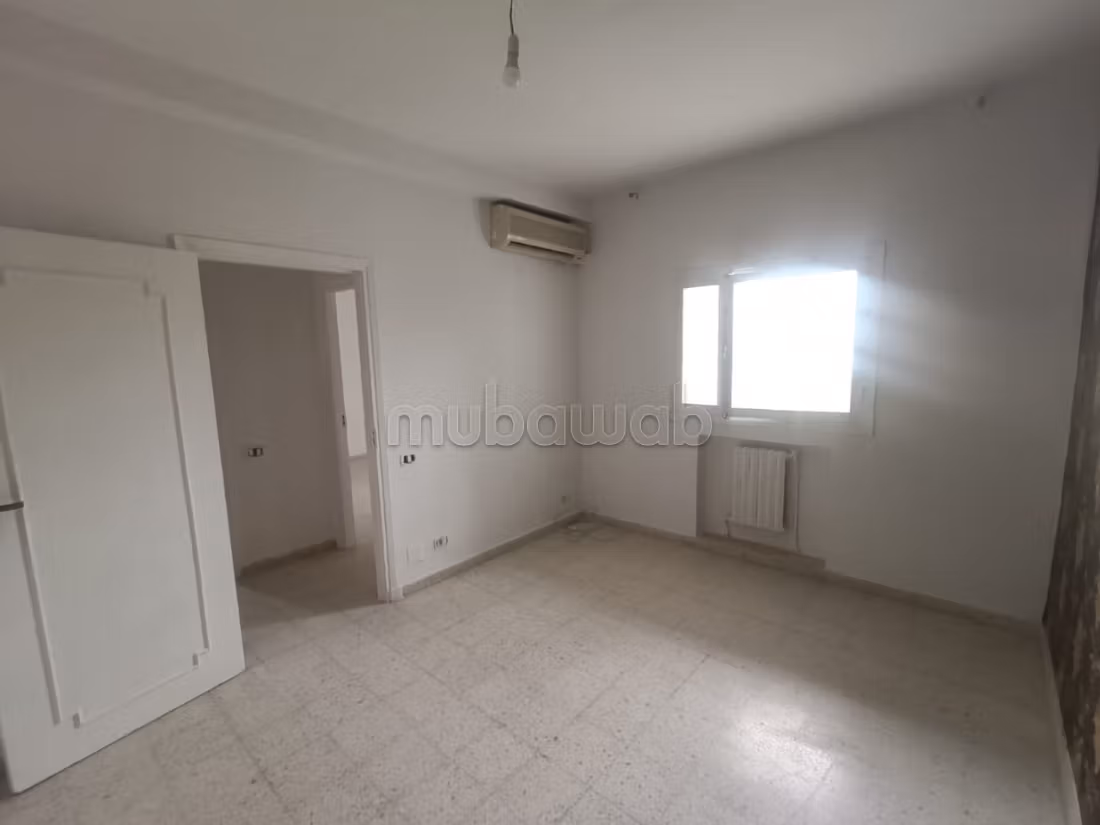 Appartement en location à El Menzah 4.
Superficie 110 m²