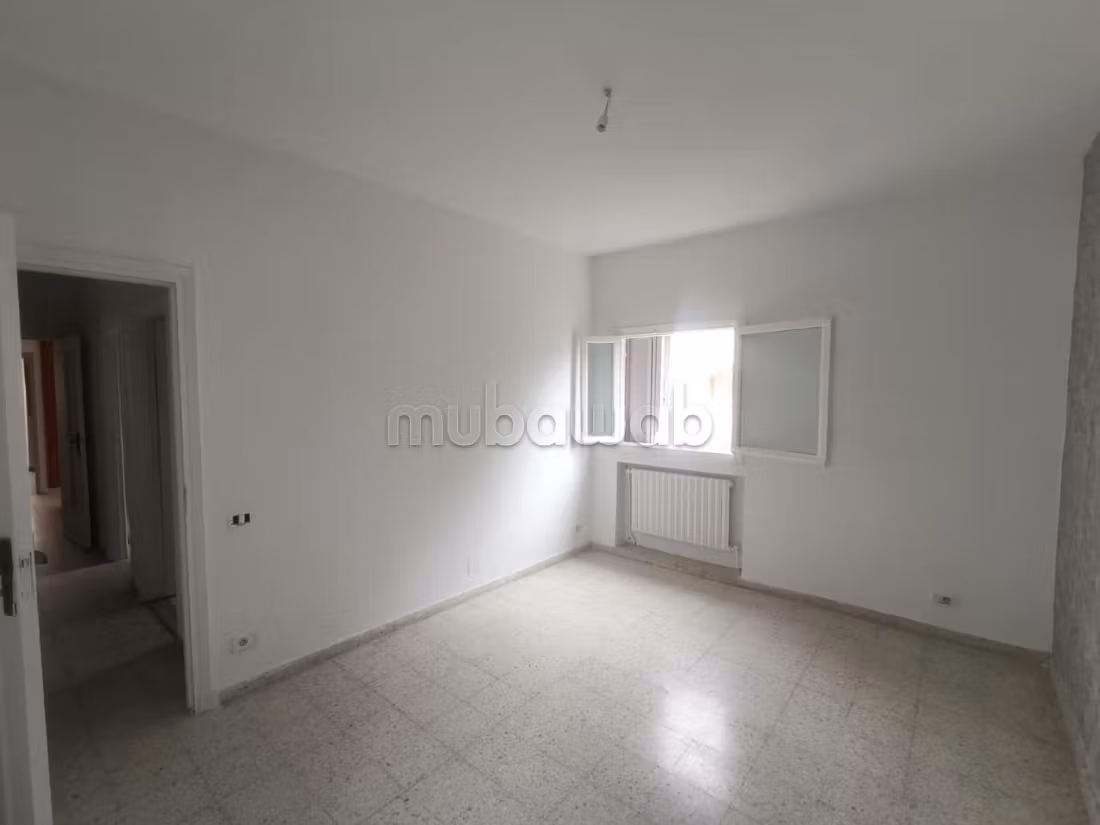 Appartement en location à El Menzah 4.
Superficie 110 m²