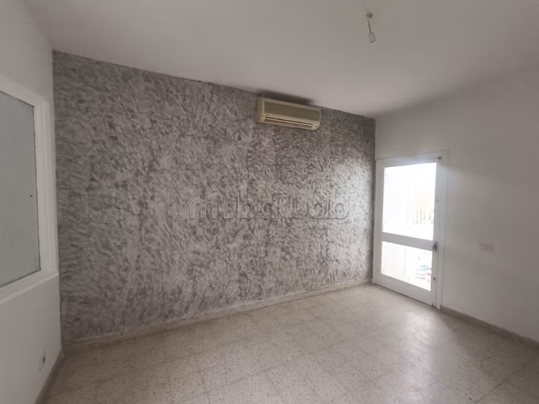 Appartement en location à El Menzah 4.
Superficie 110 m²