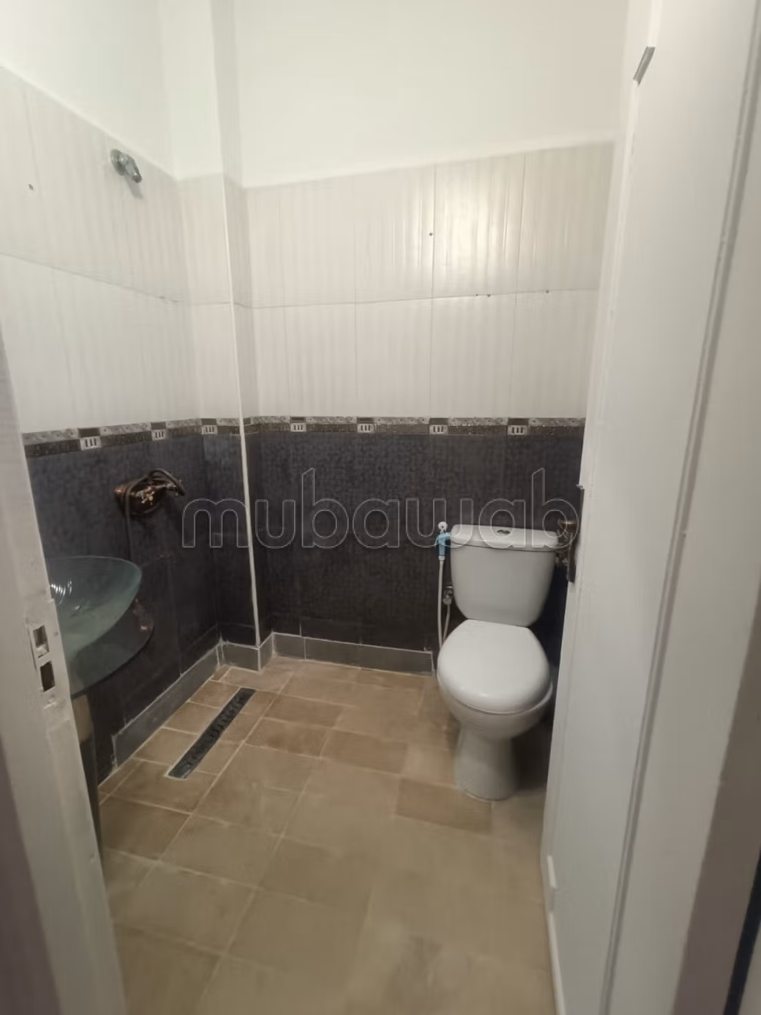 Appartement en location à El Menzah 4.
Superficie 110 m²