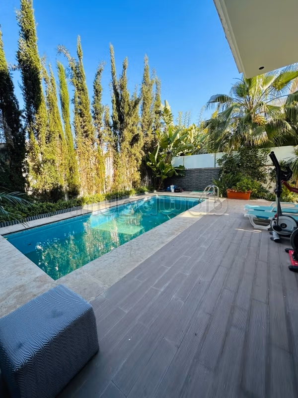 Prachtige moderne villa gelegen in een afgesloten residentie in Bouskoura - Groene Stad
