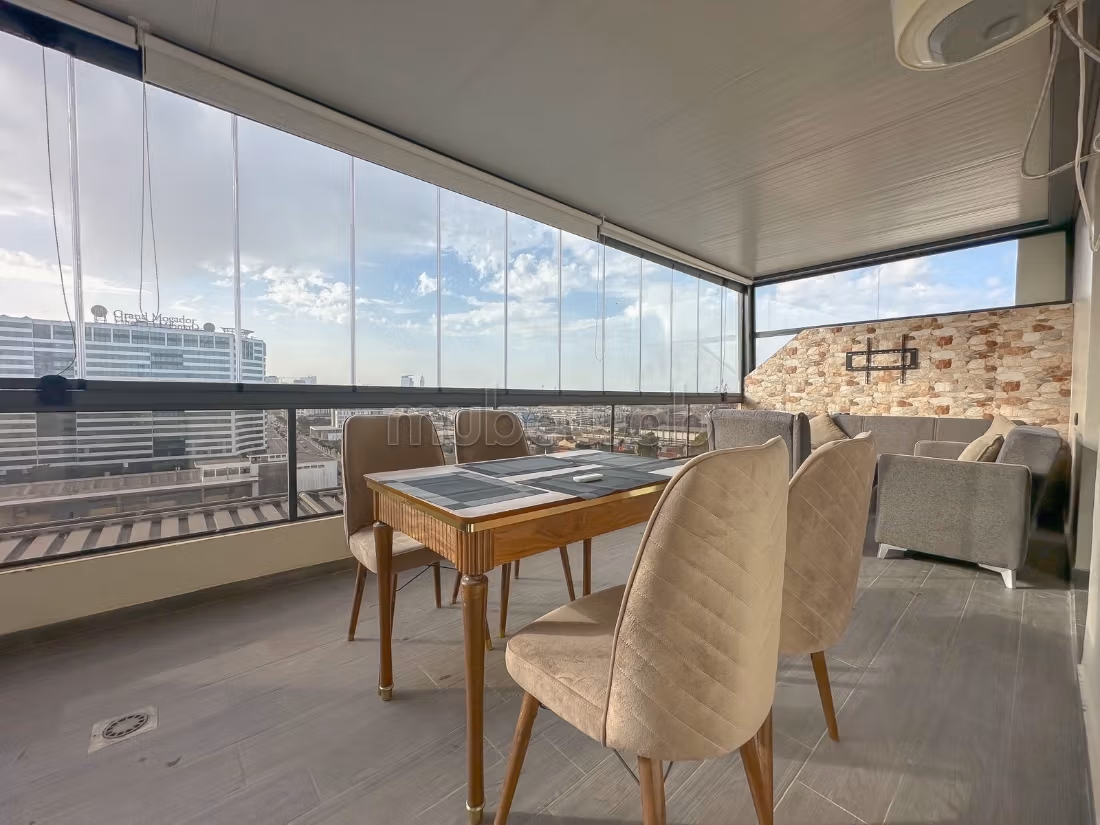 Appartement meublé au 10eme dernier étage sans vis à vis avec une vue imprenable sur Casablanca