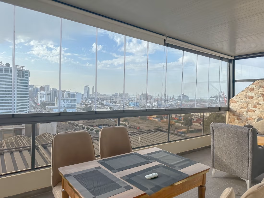 Appartement meublé au 10eme dernier étage sans vis à vis avec une vue imprenable sur Casablanca — 2