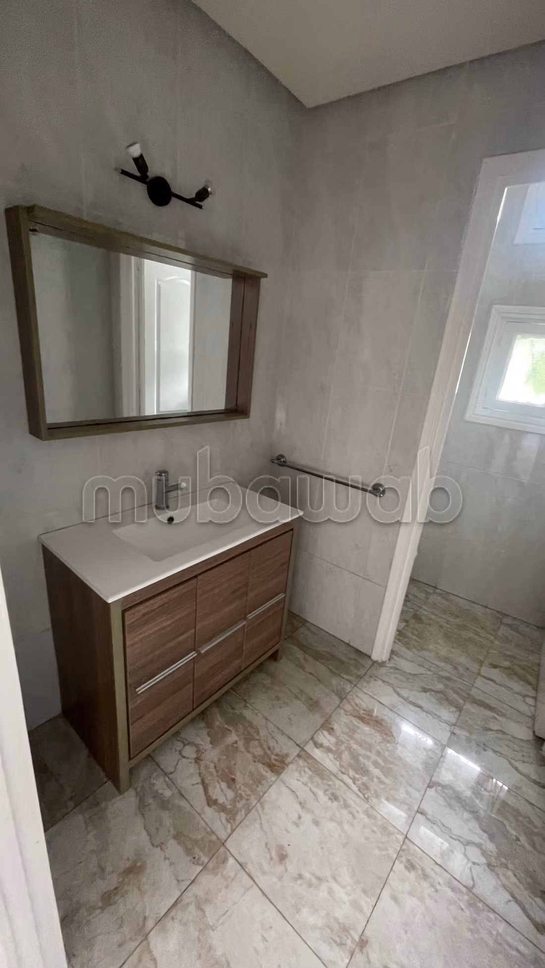 Magnifica villa in affitto nel Centro Città Hassan. Superficie 700 m². Doppio vetro e riscaldamento centralizzato