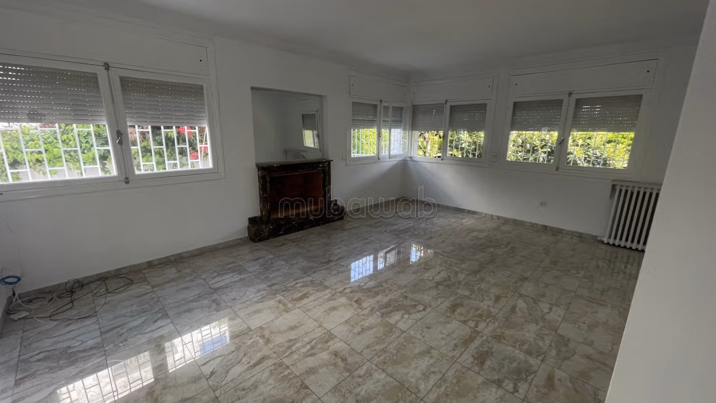 Magnifica villa in affitto nel Centro Città Hassan. Superficie 700 m². Doppio vetro e riscaldamento centralizzato