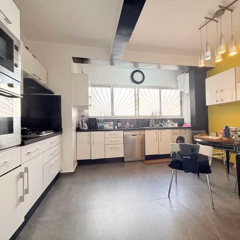 Appartamento in Vendita di 127.0 m² a Casablanca, Ospedali